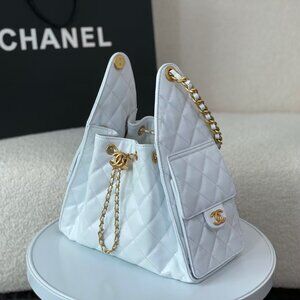Classic CHANEL Bag: A Stylish and Versatile Choice for Elegance